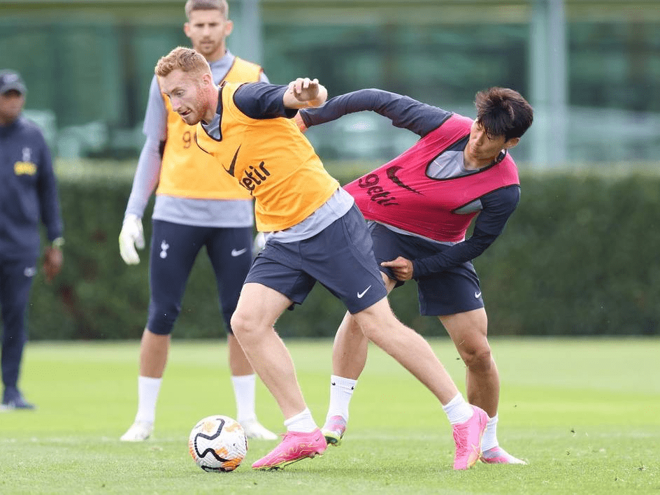 克莱：我希望库里别穿着我的KT11赢独行侠，但他穿就挺棒的了（克莱笑言不想库里穿KT11击败独行侠，但他穿上也很赞）