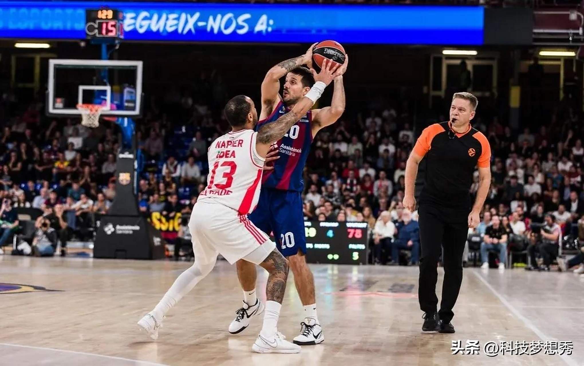 瑞安·邓恩空篮失手，四投不中引发热议（瑞安·邓恩空篮未进，四投打铁引热议）