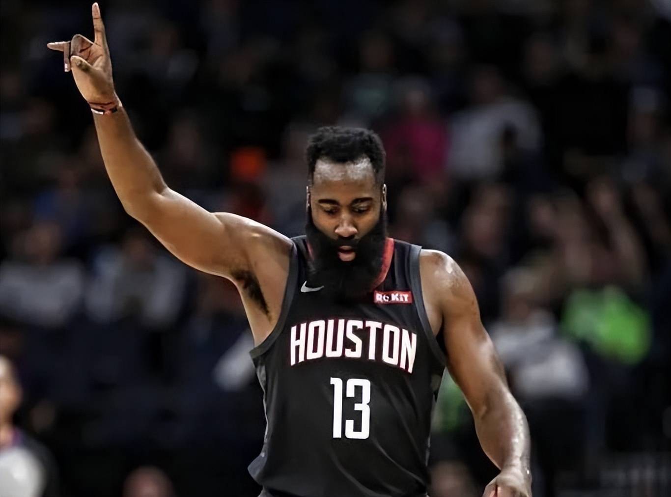 不相上下！基昂特·乔治生涯第3年和米切尔生涯第3年数据对比！（势均力敌！基昂特·乔治与米切尔生涯第3年数据比拼）