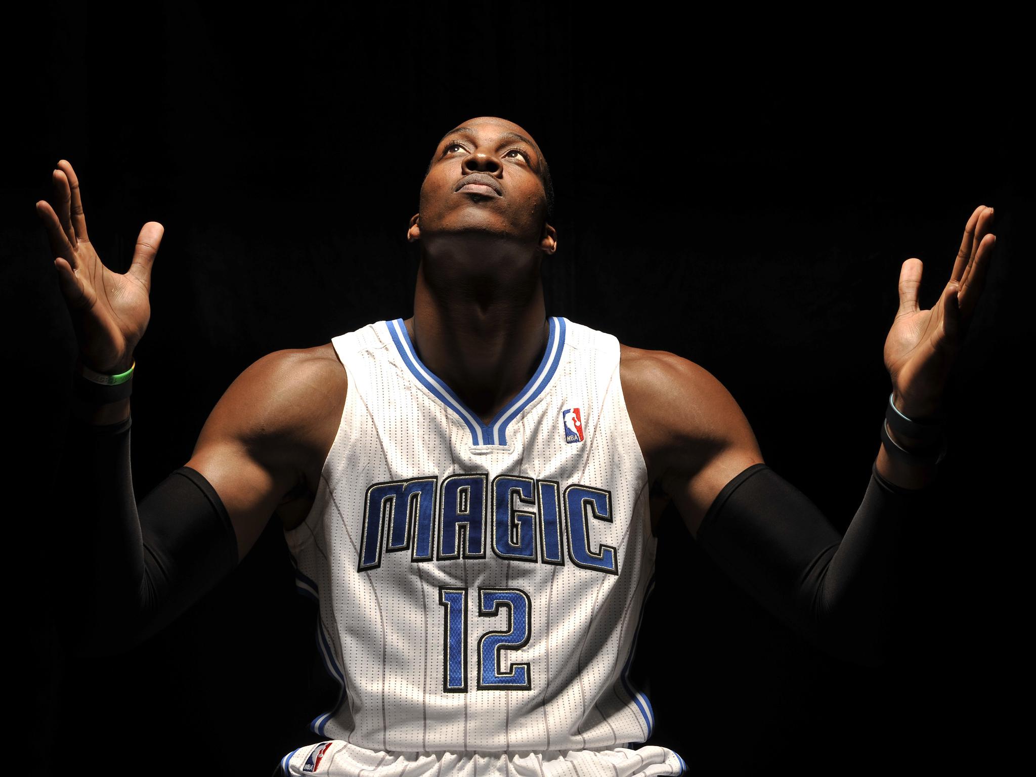 足坛年终大战即时排名：姆巴佩力压哈兰德排名第1，C罗暂列第3（年终足坛激战即时榜：姆巴佩压过哈兰德登顶，C罗暂居第三）