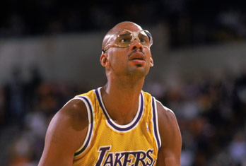 凯恩：2025最难忘时刻？ 当然是赢得德甲 生涯首冠的感觉棒极了（凯恩：2025年最难忘？捧起德甲，生涯首冠的感觉无与伦比）