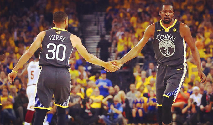 官方：不莱梅与18岁后卫施梅特根斯签下首份职业合同（官宣：不莱梅与18岁后卫施梅特根斯签订生涯首份职业合约）