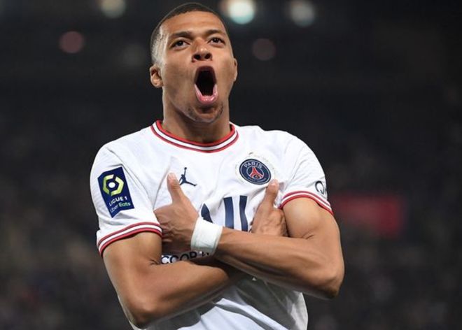 1-3不敌阿森纳，拜仁新赛季各项赛事首次输球（阿森纳3-1击败拜仁，德甲豪门本季各线首败）