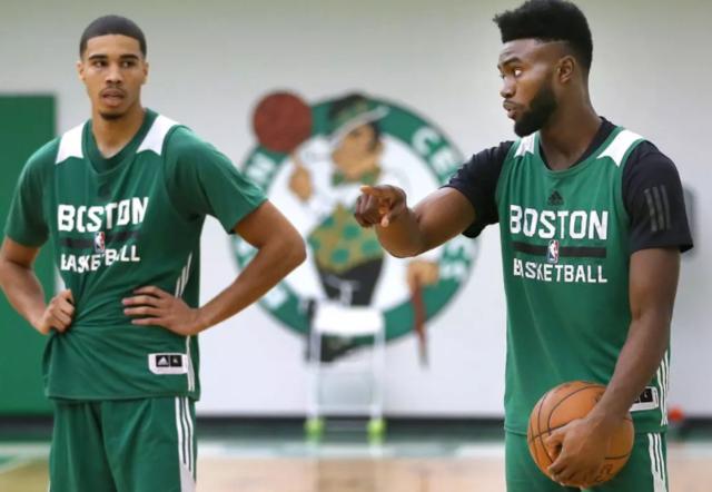 马卡援引数据机构重算转会费：内马尔3.06亿历史第1，姆巴佩第2（马卡：数据机构重评转会总价，内马尔3.06亿登顶历史榜，姆巴佩列第二）