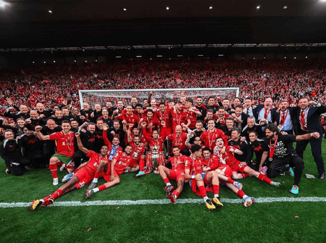 广厦vs上海前瞻：豪门对决看点多，洛夫顿态度成X因素（广厦对阵上海前瞻：强强对话看点满满，洛夫顿态度或成关键变量）