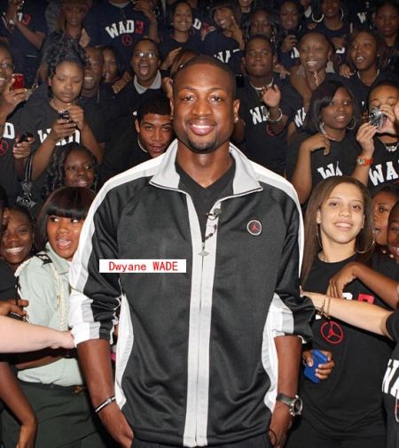 浪费感情！约基奇精准四分卫长传到位 卡梅隆·约翰逊上空篮不进（妙传成空！约基奇四分卫式精准长传送到位，卡梅隆·约翰逊上空篮不进）