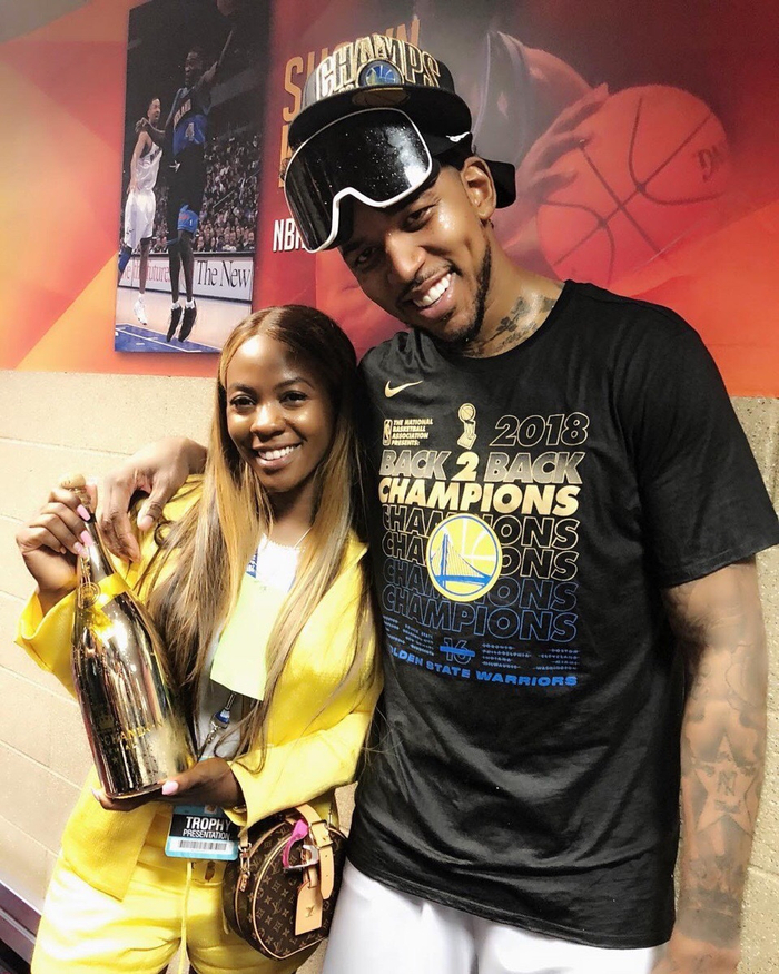 阿斯：皇马绝不会通过竞价来引援中卫，专注于合同到期的球员（阿斯报称：皇马拒绝为中卫引援竞价，转而瞄准合同到期球员）