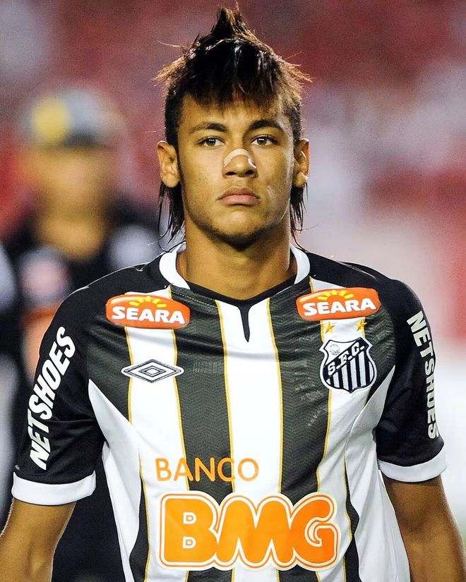 瓦伦西亚vs塞维利亚：加亚、丹朱马首发，阿斯皮利奎塔、古德利出战（瓦伦西亚战塞维利亚：加亚、丹朱马先发，阿斯皮利奎塔、古德利登场）