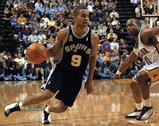 官方：梅西当选美职联年度最有价值球员，为蝉联该奖项第一人（美职联官方宣布：梅西荣膺年度MVP，史上首位实现蝉联）