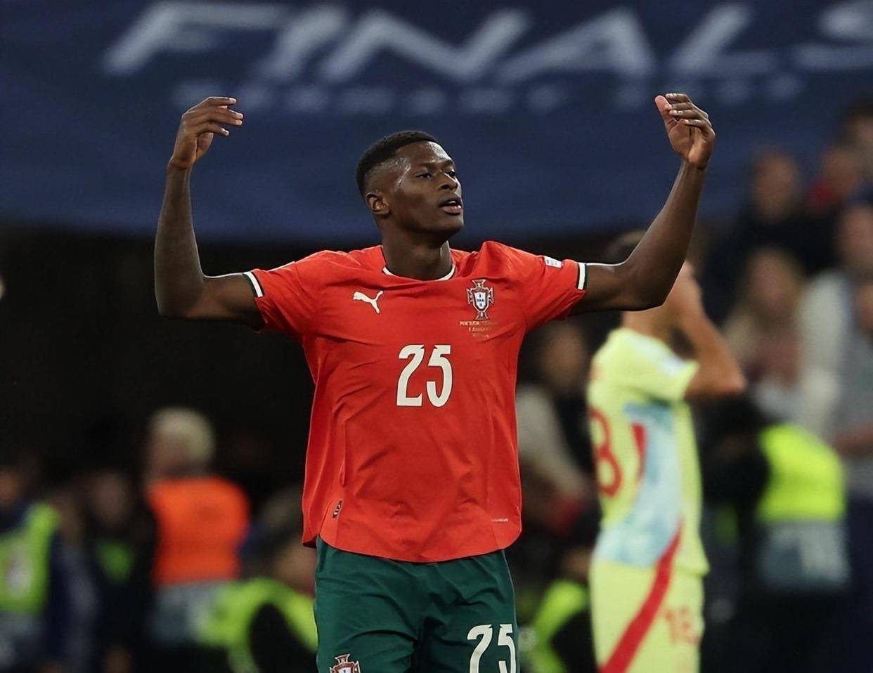 英超：阿森纳主场3-1大胜莱斯特城（英超：阿森纳主场3比1击败莱斯特城）