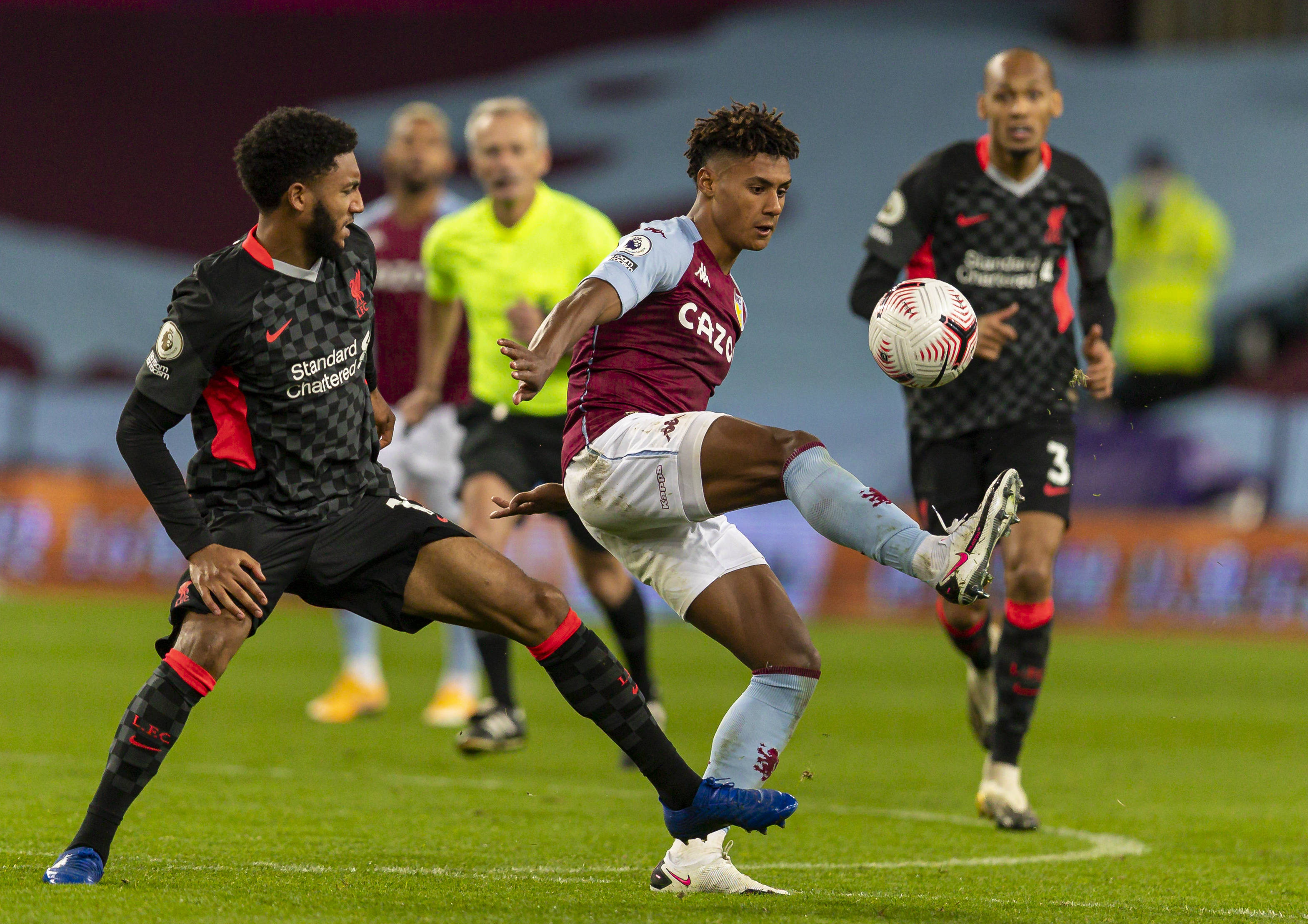 马特乌斯：我和马拉多纳就像梅西和C罗，但我们场外相处更多（马特乌斯：与马拉多纳是梅罗式对手，但场外互动更频繁）