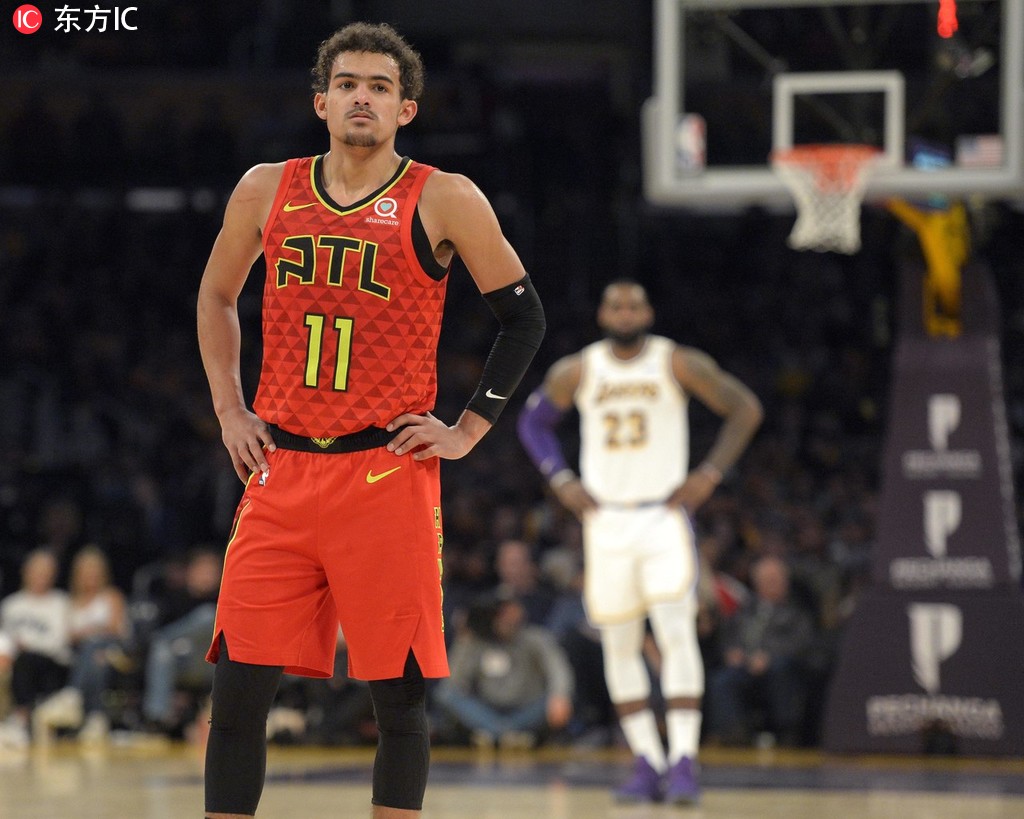 回顾篮球生涯，荣誉无数（回望篮球征途，荣耀满载）