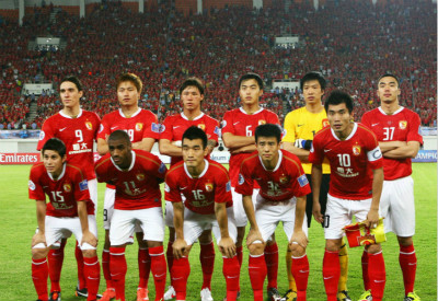 伯尔尼主帅谈骚乱：维拉球员在看台下庆祝，球迷认为被挑衅了（伯尔尼主帅解读骚乱：维拉球员看台下庆祝被球迷视为挑衅）