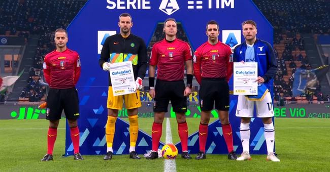 每体：梅西晚饭后去了诺坎普，今晨坐飞机前往国家队报到（每体：梅西晚餐后现身诺坎普，今晨乘机前往国家队报到）