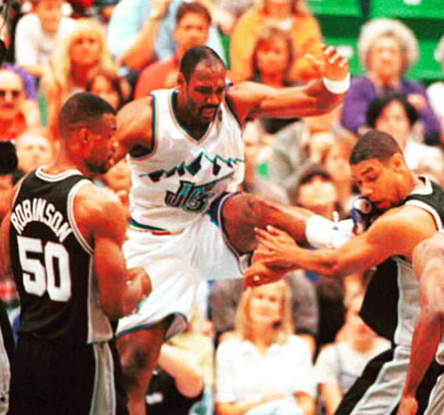 李金羽：会用组合拳方式买外援，或在海外进行第二阶段冬训（李金羽：引援将采取组合策略，第二阶段冬训或转战海外）