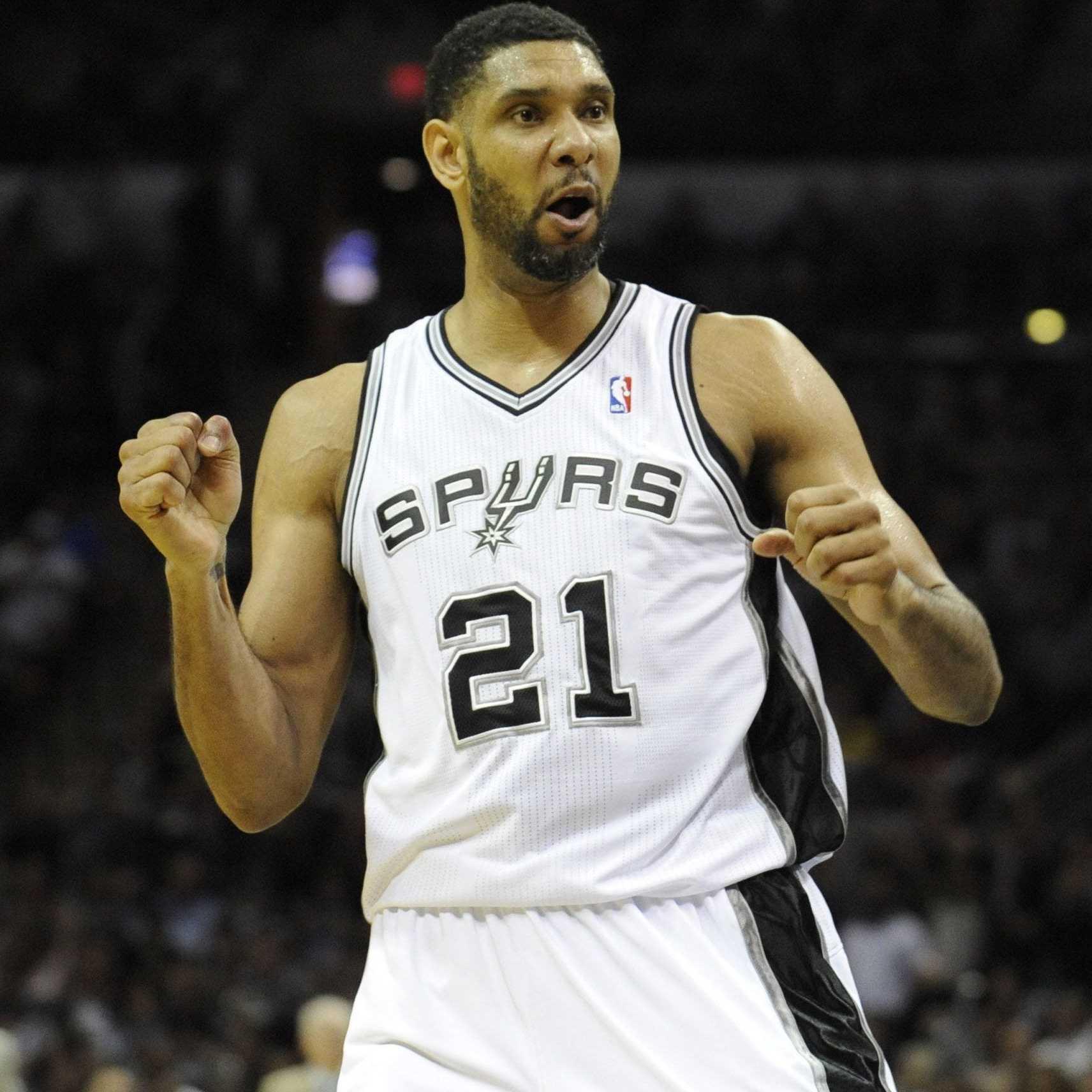 普尔半场表现亮眼，助力球队赢得比赛（普尔上半场发威，助球队取胜）