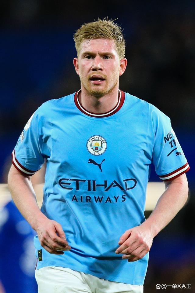 卡拉格想和多特球迷一起进入阿提哈德球场客队看台，但被拒绝（卡拉格试图与多特球迷一同进入阿提哈德客队看台，却被拒之门外）