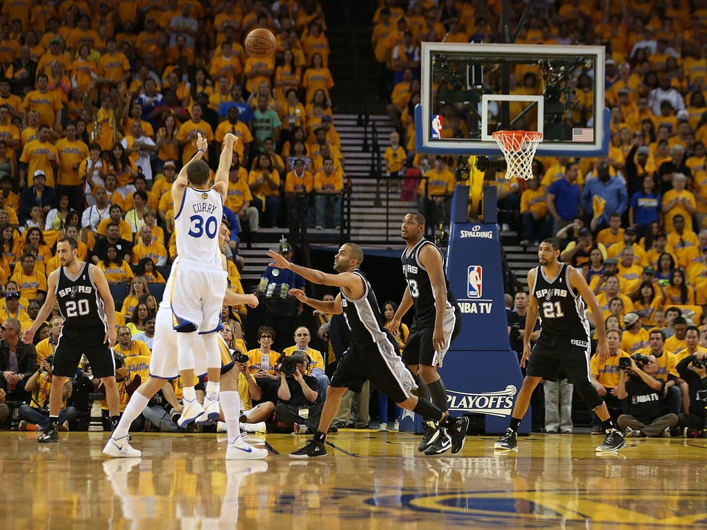 利物浦主场1-1战平升班马桑德兰，迎来赛季首个平局（利物浦主场被升班马桑德兰1-1逼平，收获赛季首个平局）