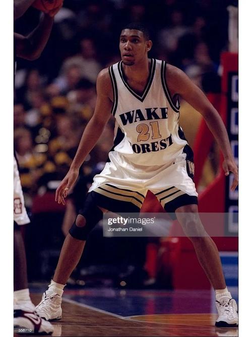 电讯报：为提前适应与减少转会支出，切尔西选择提前买下萨尔（电讯报：为降转会支出并加速适应，切尔西提前签下萨尔）