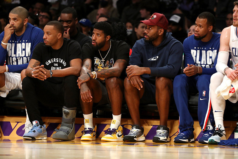 中超三连冠伴随亚冠全年不胜，海港距离“王朝”还差很远（亚冠全年未尝胜绩，中超三连冠的海港距王朝尚远）